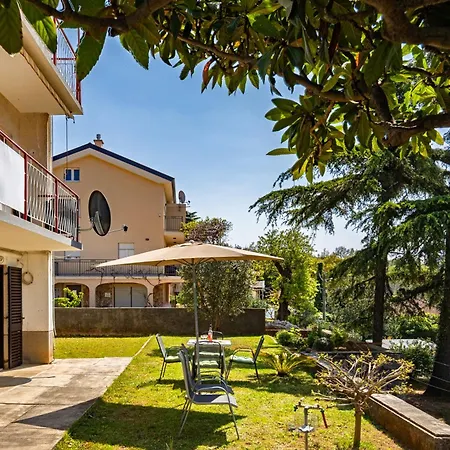 The Wave - With Seaview And Garden - Happy Apartman
