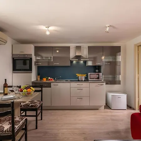 The Wave - With Seaview And Garden - Happy Apartman